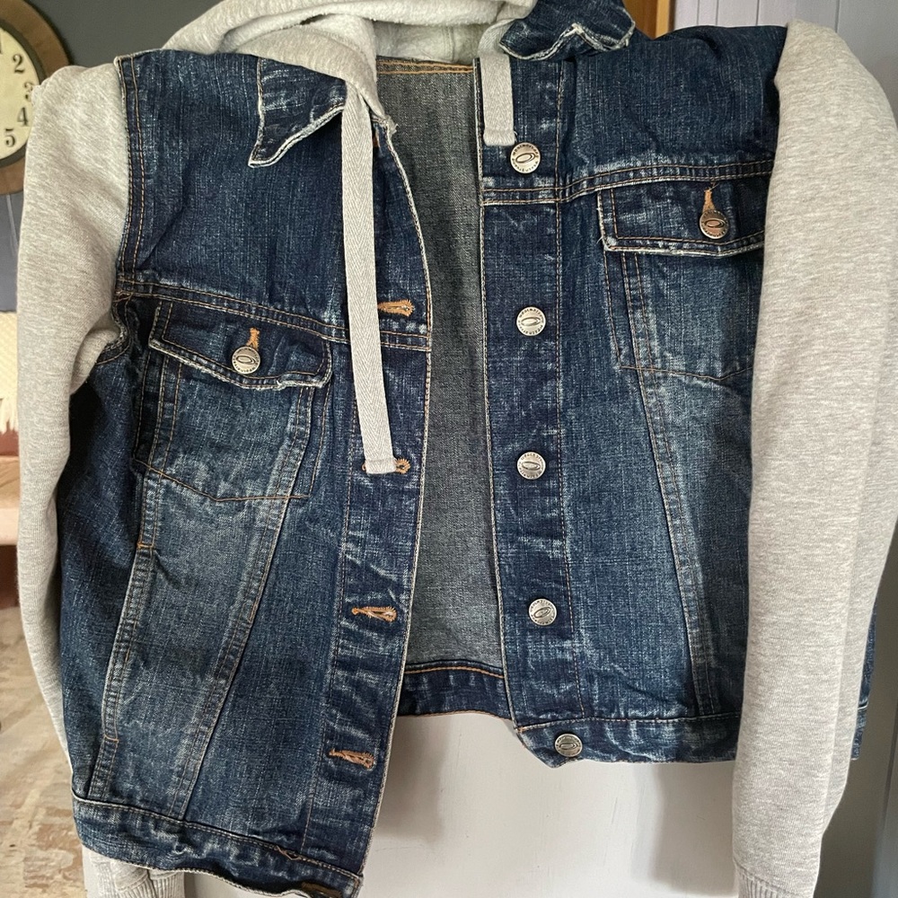 Weather Vane Jeanswear vest size medium with old navy hoodie (size L)